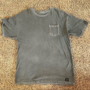 Gray pocket tshirt